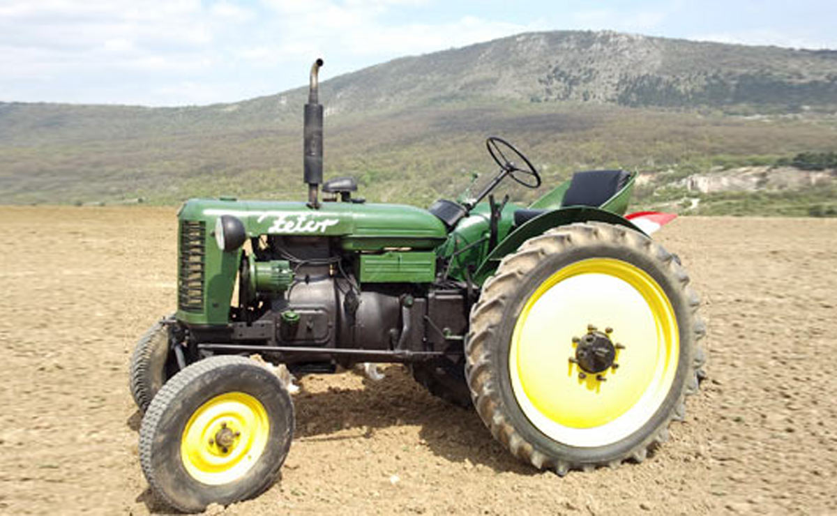 Zetor traktor kezelése revitalizáló spray-el